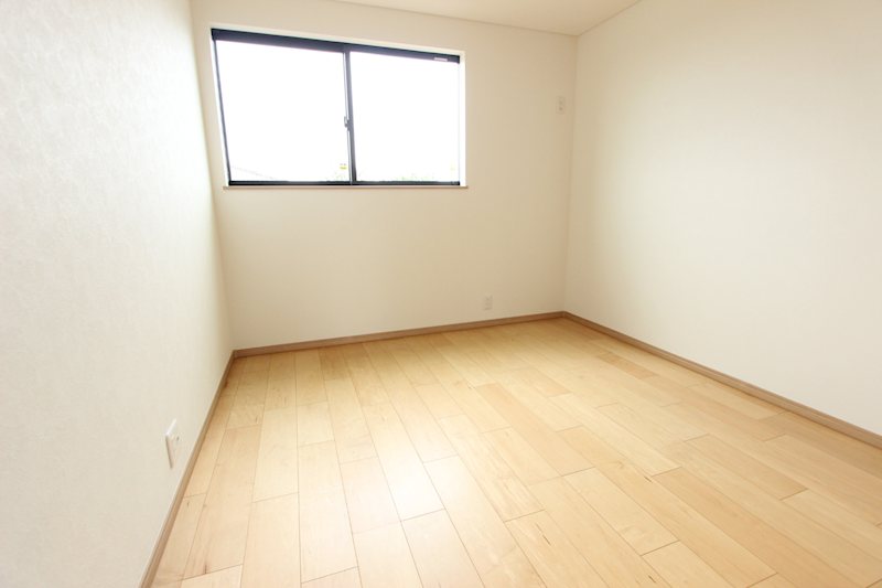 阿見町鈴木　中古戸建 内観写真（リビング以外の居室）