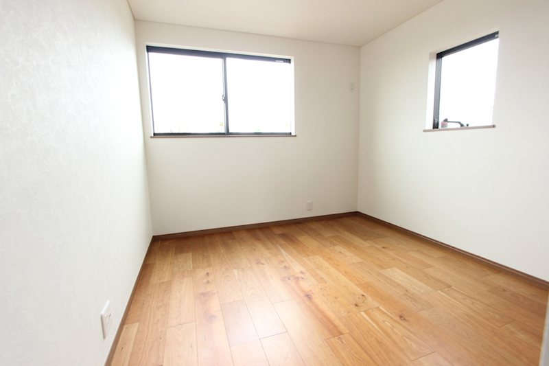阿見町鈴木　中古戸建 内観写真（リビング以外の居室）
