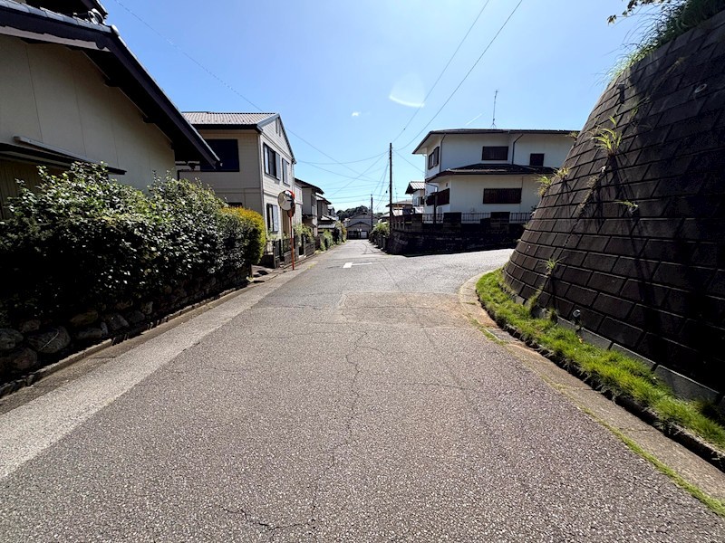 牛久市田宮町　中古戸建 現地写真（前面道路含む現地写真）