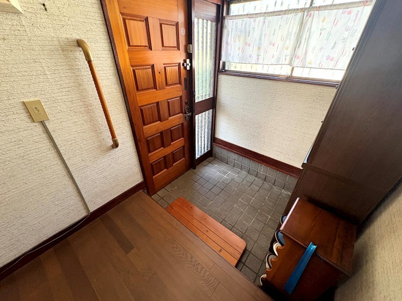牛久市田宮町　中古戸建 現地写真（玄関）