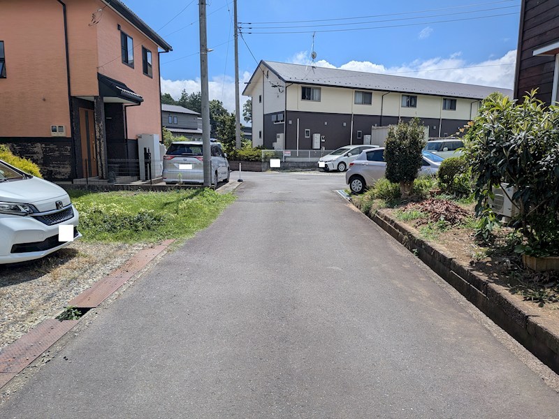 小美玉市上玉里　中古戸建 現地写真（前面道路含む現地写真）