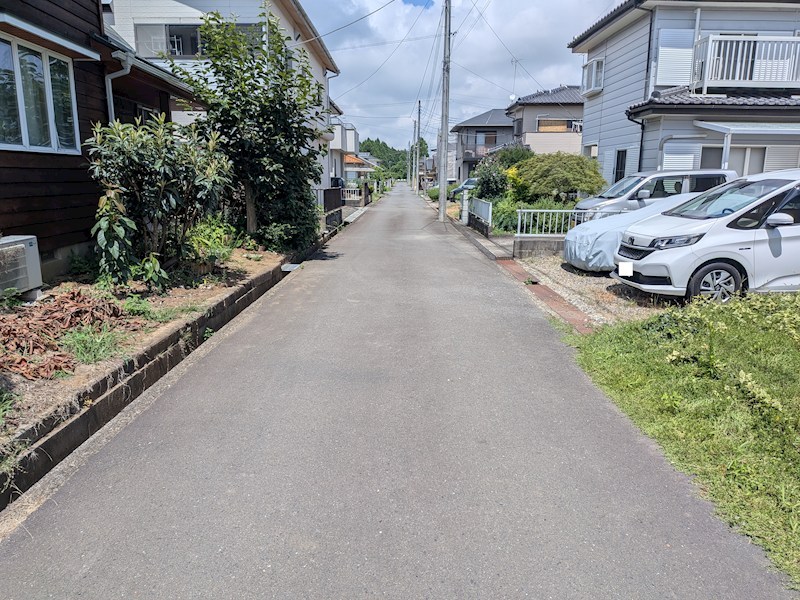 小美玉市上玉里　中古戸建 現地写真（前面道路含む現地写真）