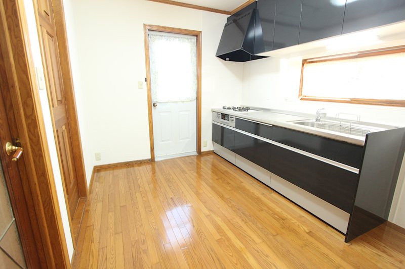 小美玉市東田中　中古戸建 内観写真（キッチン）