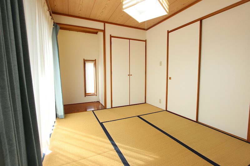小美玉市東田中　中古戸建 内観写真（リビング以外の居室）
