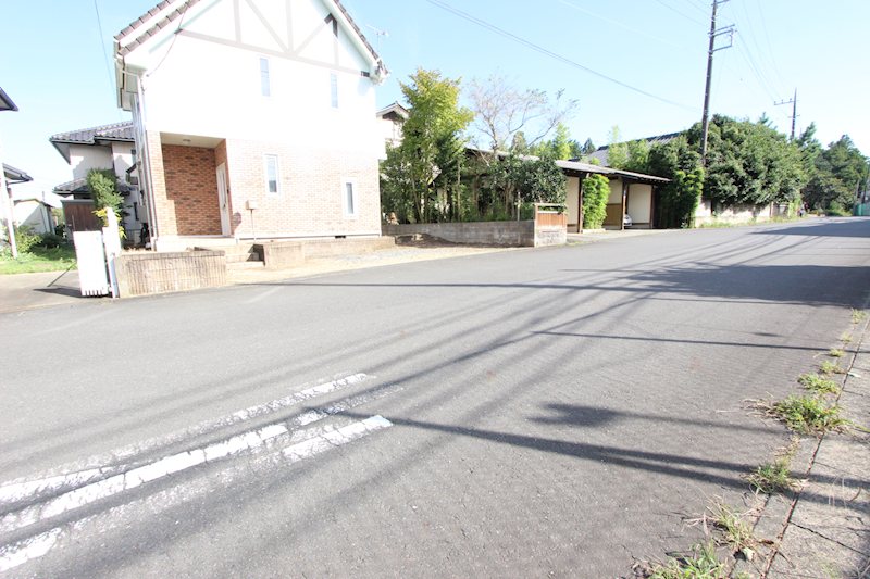 小美玉市東田中　中古戸建 現地写真（前面道路含む現地写真）