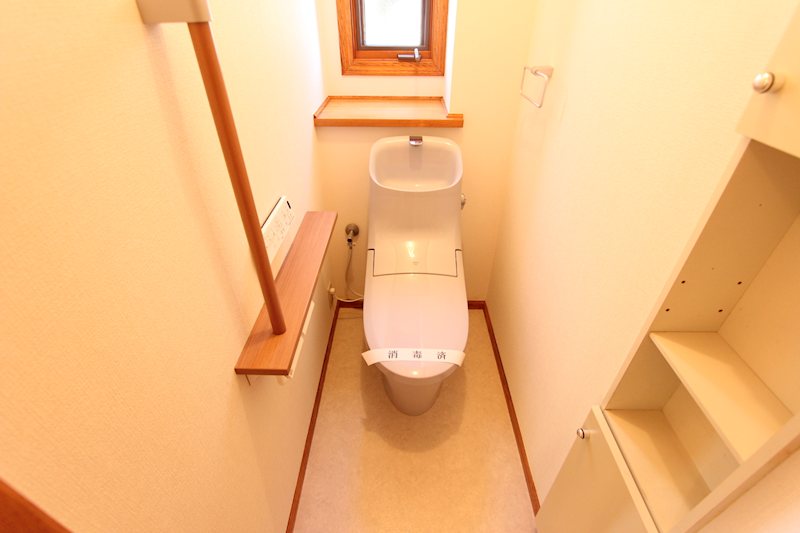 小美玉市東田中　中古戸建 内観写真（トイレ）