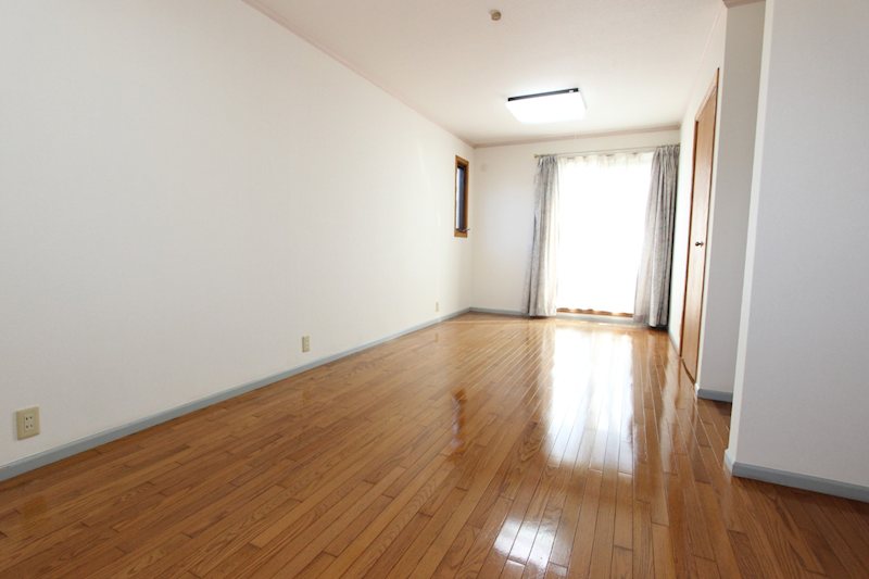 小美玉市東田中　中古戸建 内観写真（寝室）