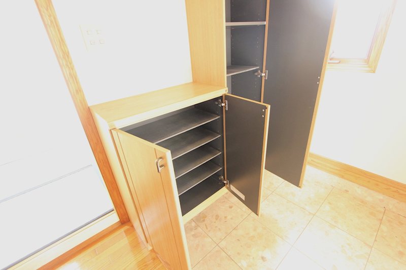 小美玉市東田中　中古戸建 現地写真（玄関）
