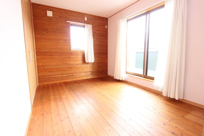 土浦市真鍋新町　中古戸建  内観写真（子供部屋）