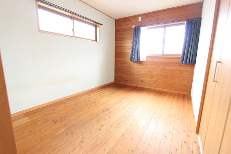 土浦市真鍋新町　中古戸建  内観写真（リビング以外の居室）
