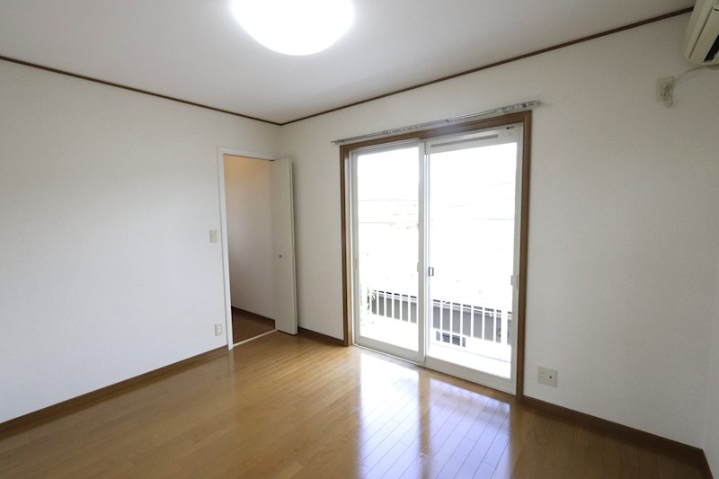 桜川市真壁町田　中古戸建 内観写真（リビング以外の居室）
