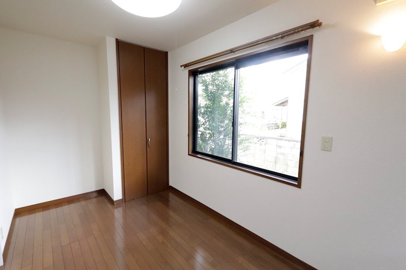 桜川市真壁町田　中古戸建 内観写真（リビング以外の居室）