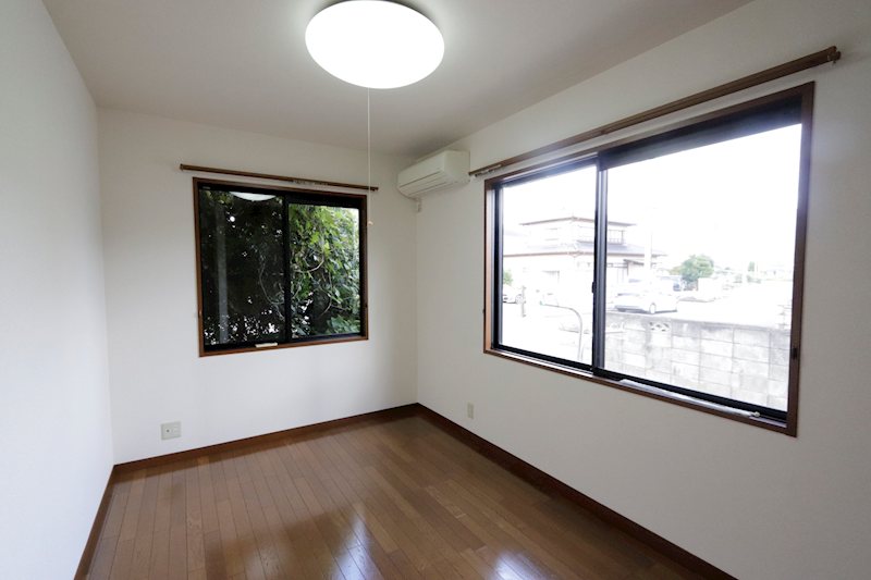 桜川市真壁町田　中古戸建 内観写真（リビング以外の居室）