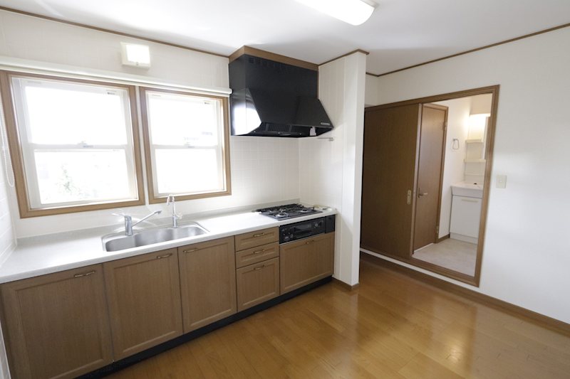 桜川市真壁町田　中古戸建 内観写真（キッチン）