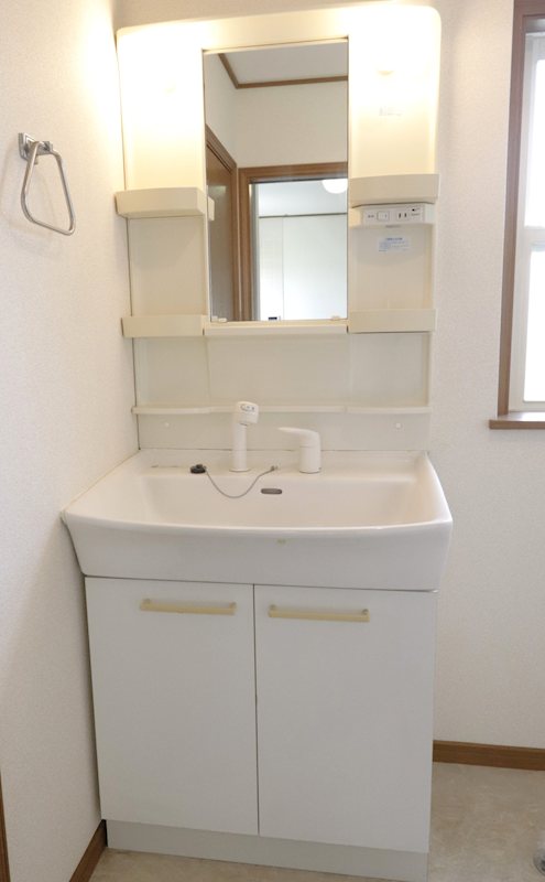 桜川市真壁町田　中古戸建 内観写真（洗面台・洗面所）