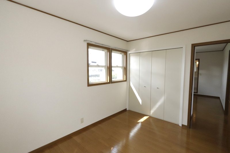 桜川市真壁町田　中古戸建 内観写真（リビング以外の居室）