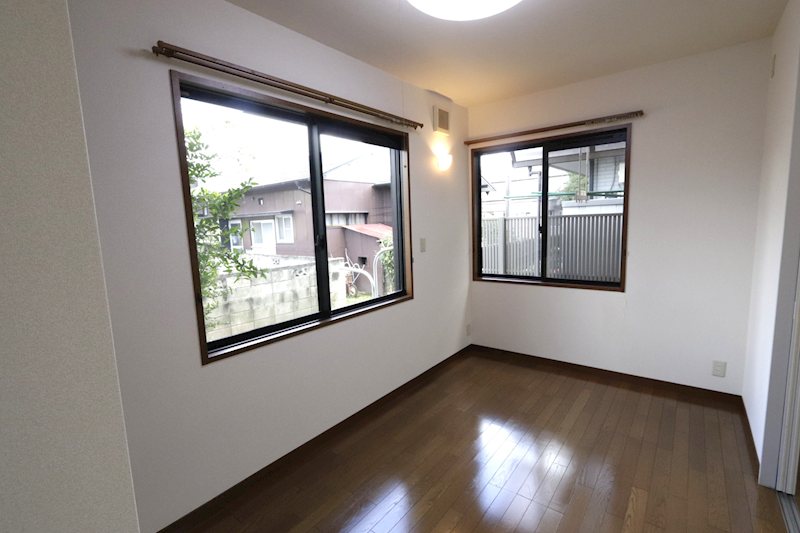 桜川市真壁町田　中古戸建 内観写真（リビング以外の居室）