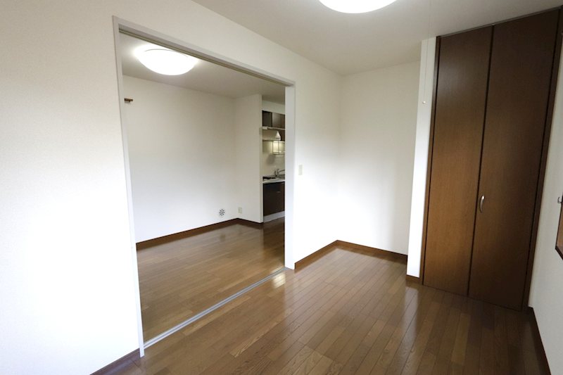 桜川市真壁町田　中古戸建 内観写真（リビング以外の居室）