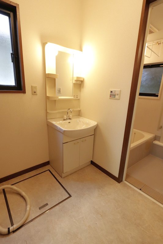 桜川市真壁町田　中古戸建 内観写真（洗面台・洗面所）