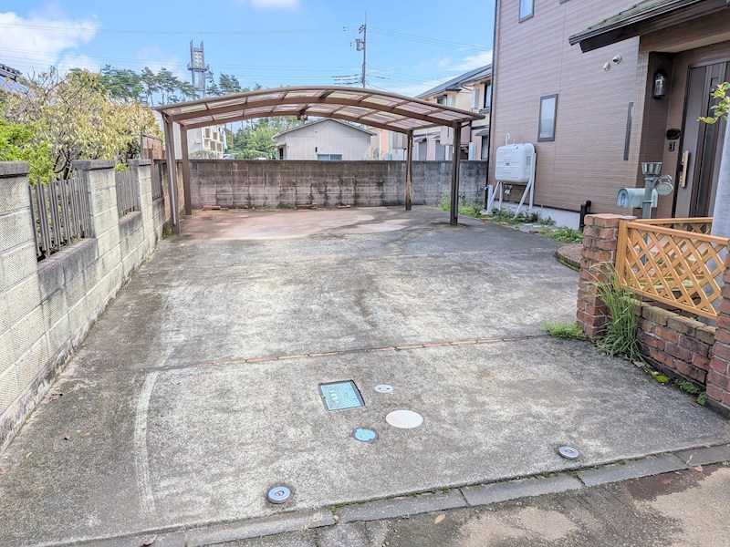 つくば市花畑１丁目　中古戸建 現地写真（駐車場）