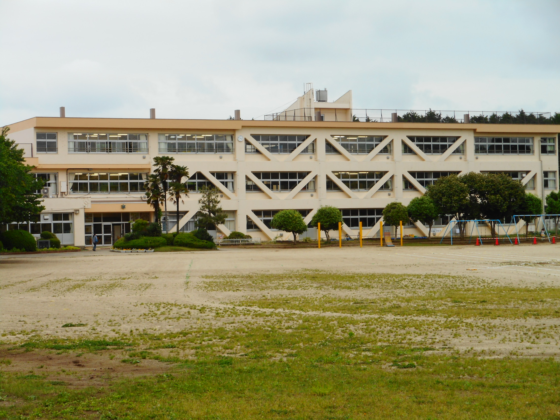 牛久市小坂町　中古戸建 小学校