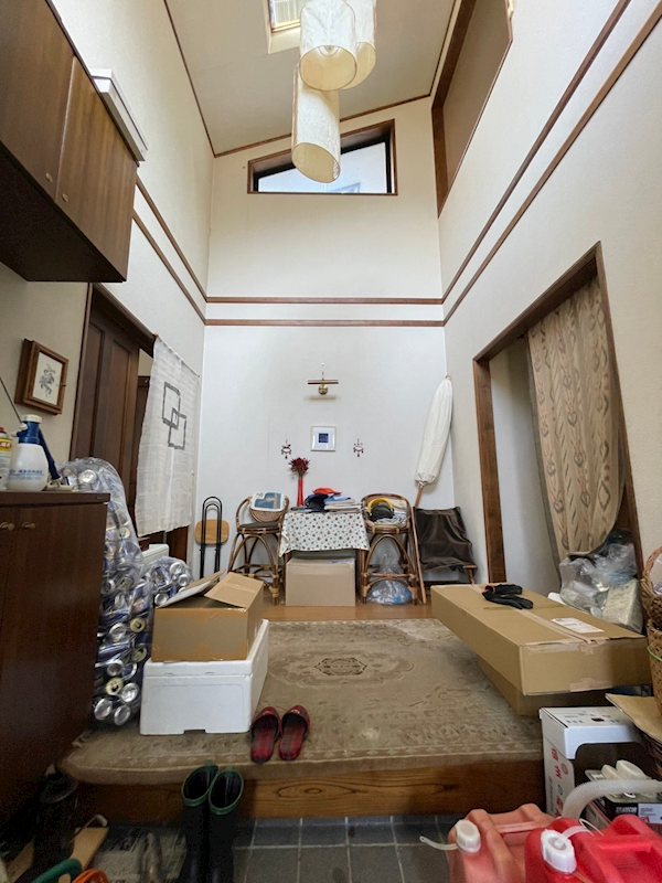 安曇野市穂高有明　中古戸建 現地写真（玄関）