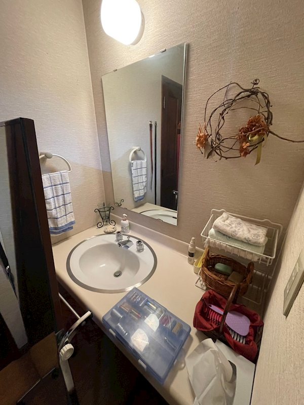 安曇野市穂高有明　中古戸建 内観写真（洗面台・洗面所）