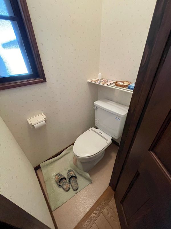 安曇野市穂高有明　中古戸建 内観写真（トイレ）