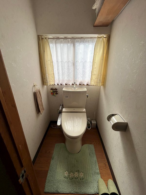 【商談中】松本市波田　中古戸建 内観写真（トイレ）