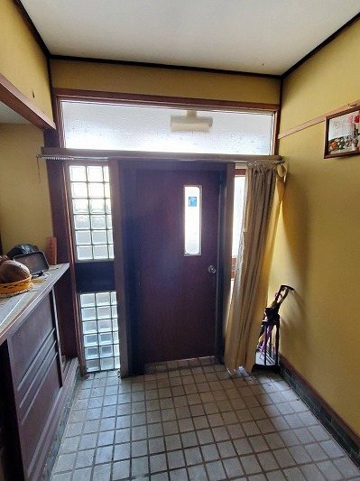 小諸市乙女　中古戸建 現地写真（玄関）