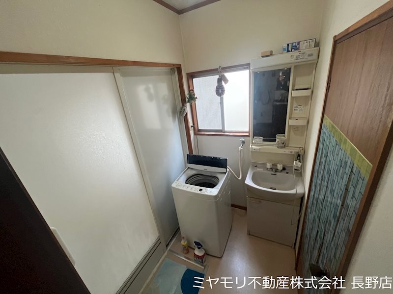 長野市富竹　戸建 内観写真（洗面台・洗面所）
