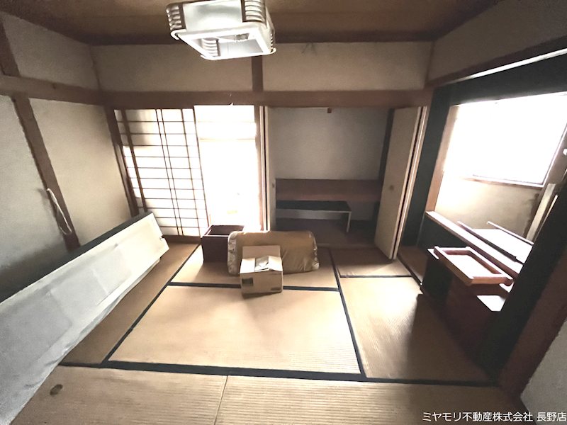 須坂市須坂　中古戸建 内観写真（リビング以外の居室）