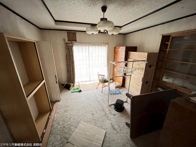 須坂市須坂　中古戸建 内観写真（リビング以外の居室）