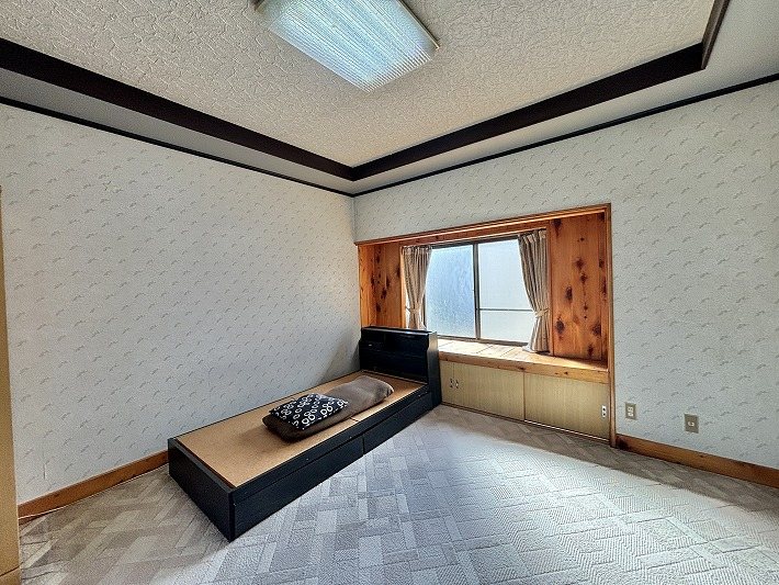 立科町芦田　中古戸建 内観写真（リビング以外の居室）