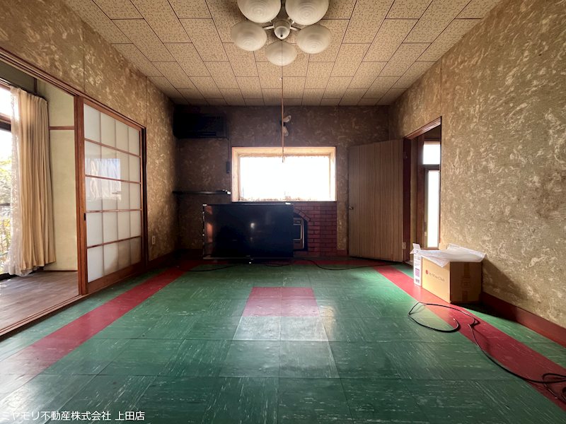 上田市材木町　中古戸建 内観写真（リビング以外の居室）