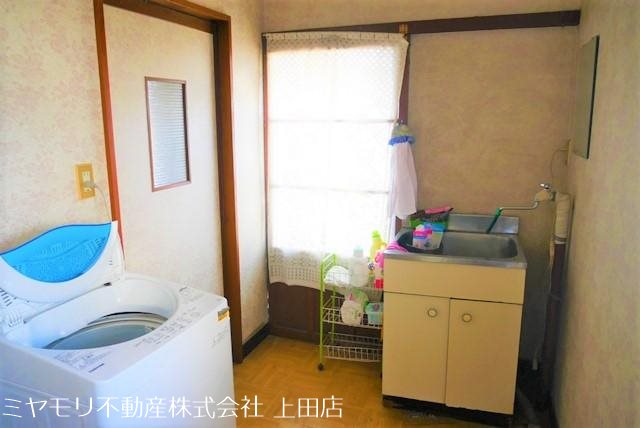 上田市材木町　中古戸建 内観写真（洗面台・洗面所）