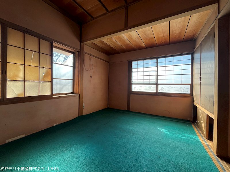 上田市材木町　中古戸建 内観写真（リビング以外の居室）