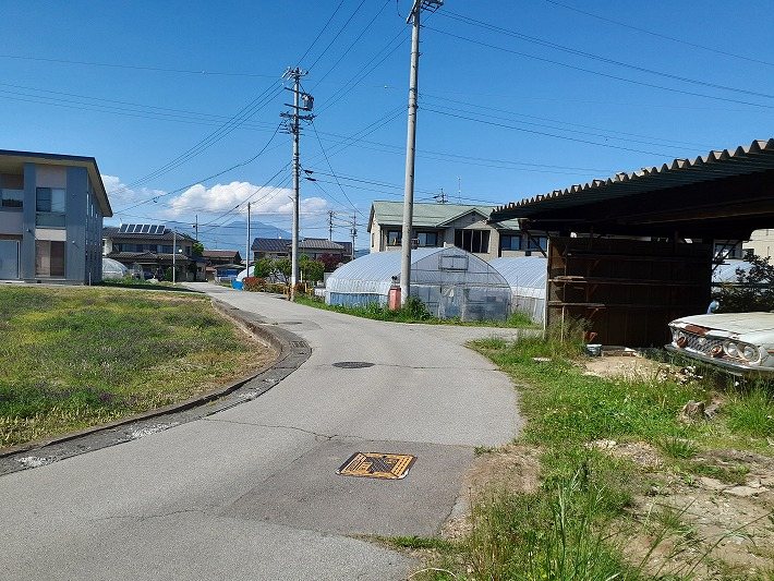 佐久市入沢　土地 現地写真（前面道路含む現地写真）