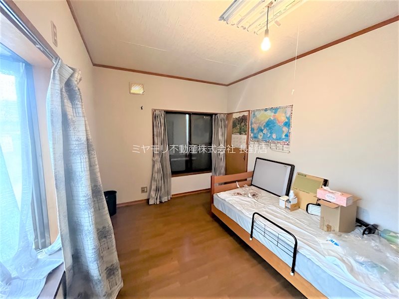 千曲市新田　中古戸建 内観写真（リビング以外の居室）