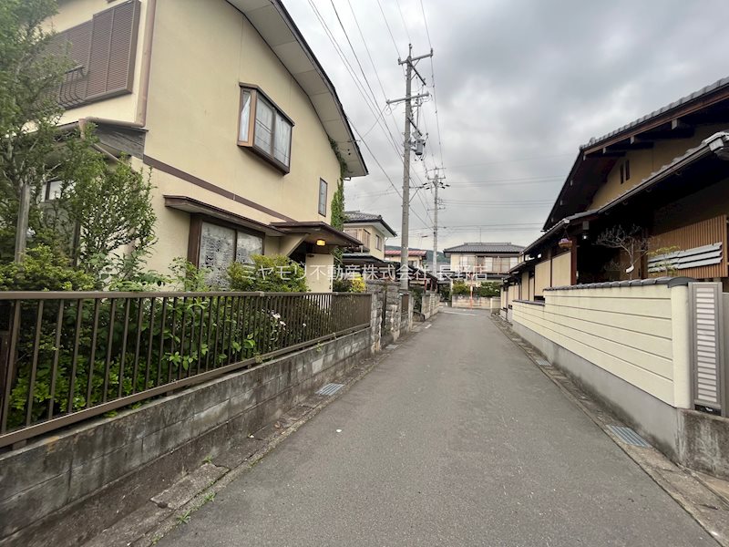 千曲市新田　中古戸建 現地写真（前面道路含む現地写真）