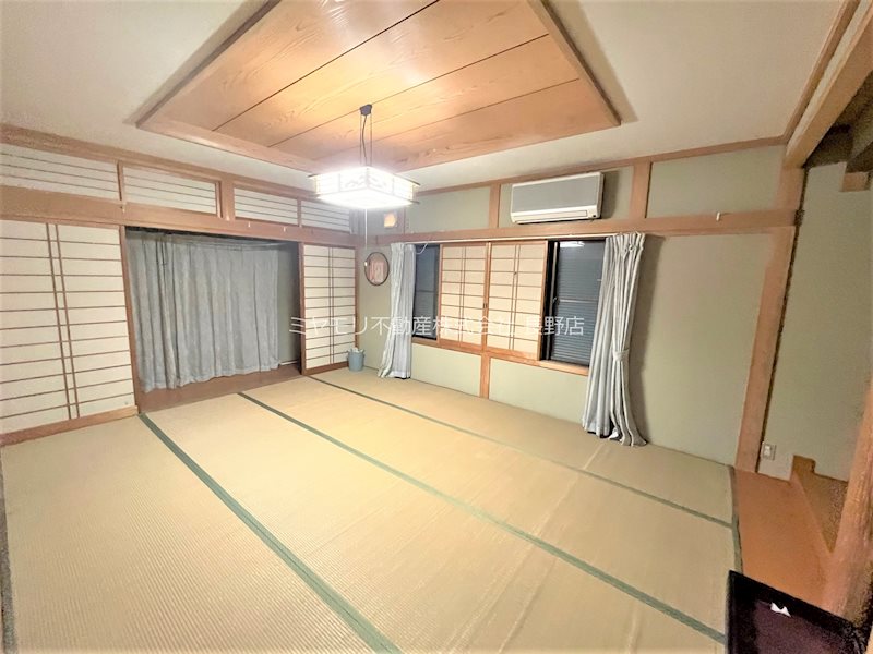 千曲市新田　中古戸建 内観写真（リビング以外の居室）