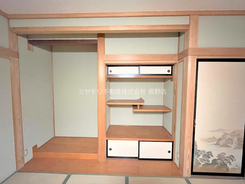 千曲市新田　中古戸建 内観写真（リビング以外の居室）