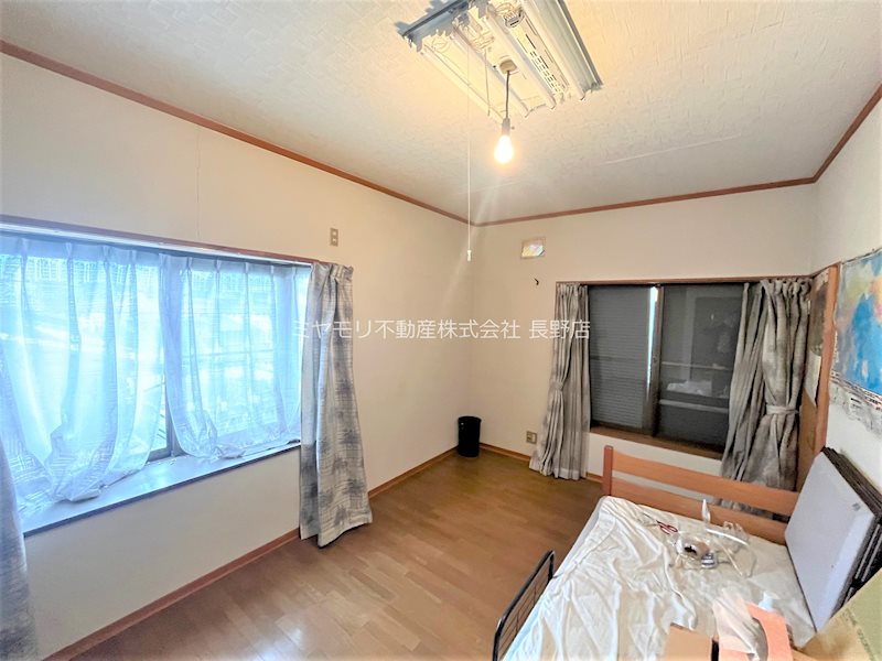 千曲市新田　中古戸建 内観写真（リビング以外の居室）