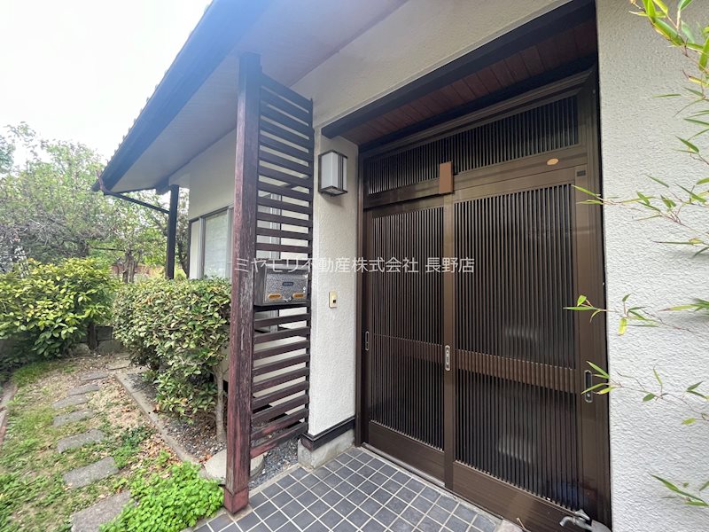 長野市上松　中古戸建 現地写真（玄関）