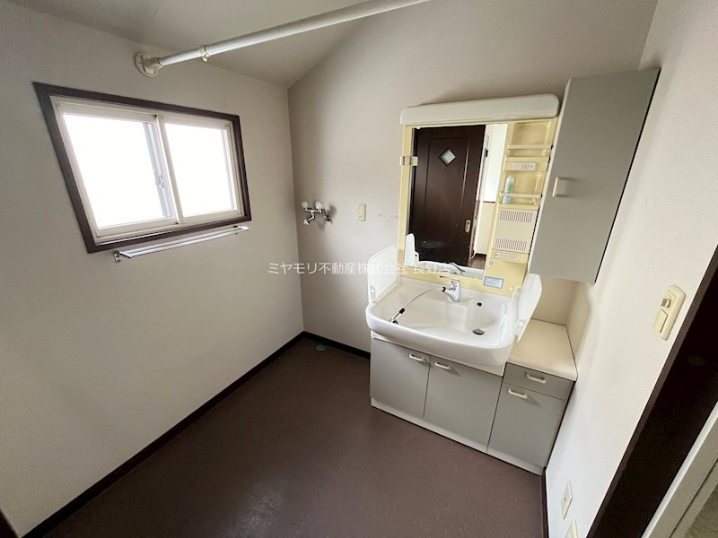 長野市安茂里　中古住宅 内観写真（洗面台・洗面所）