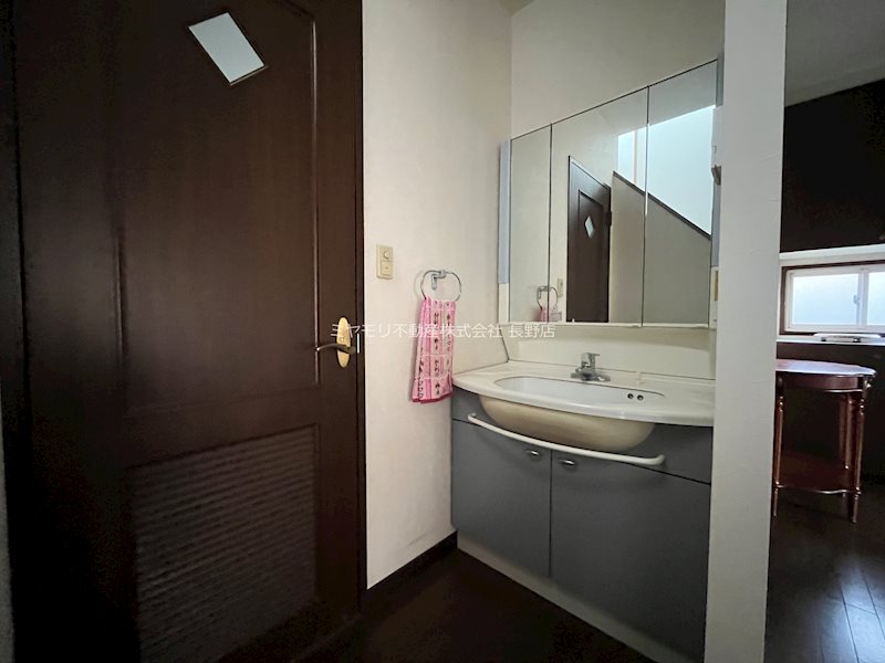長野市安茂里　中古住宅 内観写真（洗面台・洗面所）