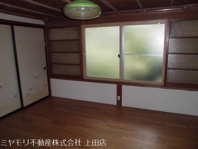 上田市小泉　中古戸建 内観写真（リビング以外の居室）
