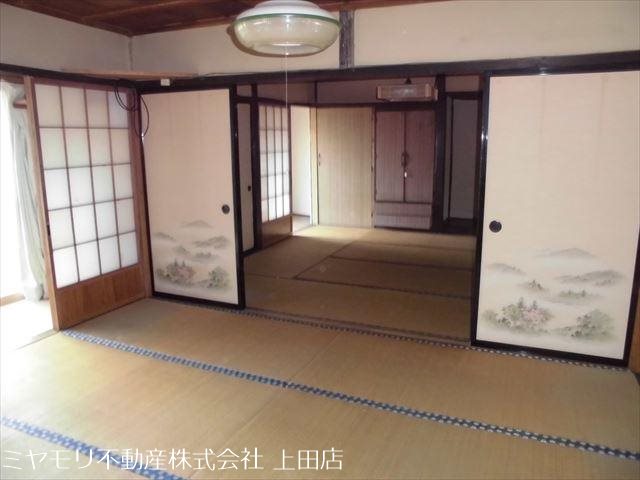 上田市小泉　中古戸建 内観写真（リビング以外の居室）