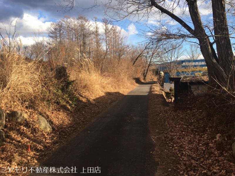 東御市滋野　土地 現地写真（前面道路含む現地写真）