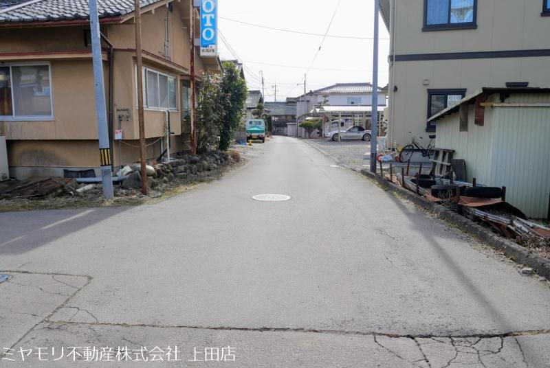 上田市林之郷　土地 現地写真（前面道路含む現地写真）